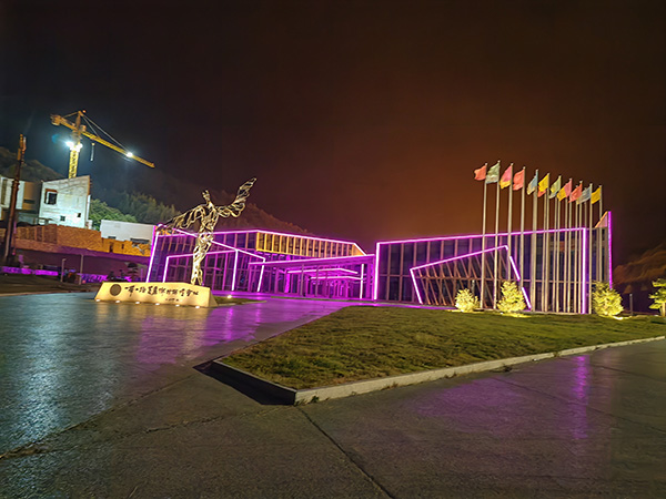 城市亮化是现代城市建设的重要组成部分,它不仅可以美化城市的夜景,还能提升城市的整体形象。随着科技的不断进步,城市亮化也得到了更多的关注和创新。本文将介绍一些关于城市亮化的创意和技术,帮助读者了解城市亮化的重要性以及如何进行伊州城市亮化的规划和实施。 城市亮化是现代城市建设的重要组成部分,它不仅可以美化城市的夜景,还能提升城市的整体形象。随着科技的不断进步,城市亮化也得到了更多的关注和创新。本文将介绍一些关于城市亮化的创意和技术,帮助读者了解伊州城市亮化的重要性以及如何进行伊州城市亮化的规划和实施。